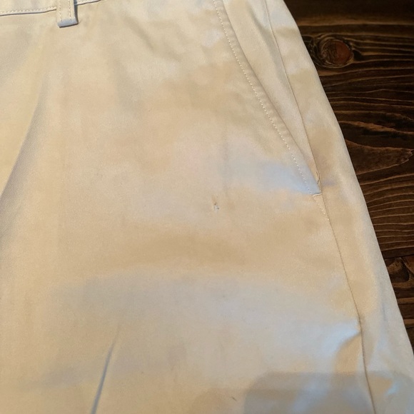 Vineyard Vines Links Shorts-42 - Picture 5 of 5